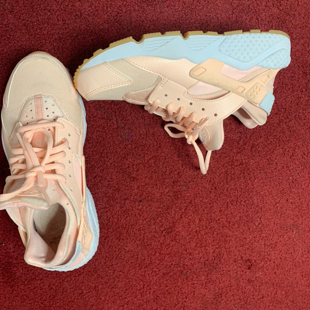 pink & white huaraches